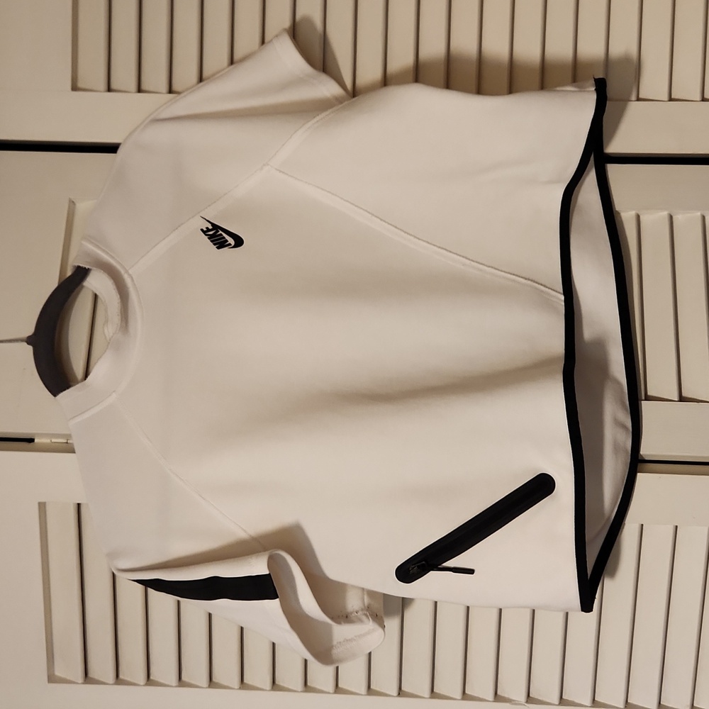 Nike Crop Top